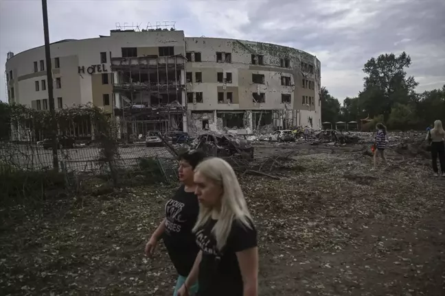 Rusya'nın Ukrayna'ya düzenlediği saldırı sonucu Zaporijya'da otel hasar gördü