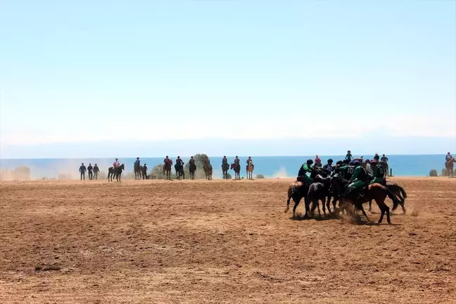 Kırgızistan'da 1. Dünya Kökbörü Kupası Oyunları Başladı