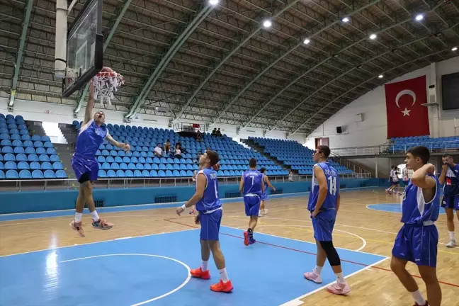Türkiye, Bulgaristan ve Sırbistan'dan 11 basketbol takımı Edirne'de hazırlık kampında bir araya geldi