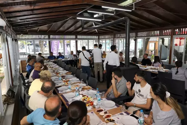 Afyonkarahisar Belediyesi Zabıta Müdürü Taner Çelik ve ekibi basın mensuplarıyla buluştu