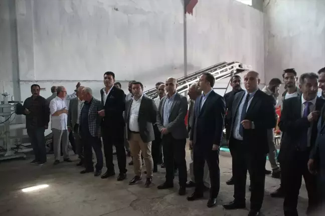 Muş'un Malazgirt ilçesinde tohumluk buğday ve arpa eleme tesisi açıldı