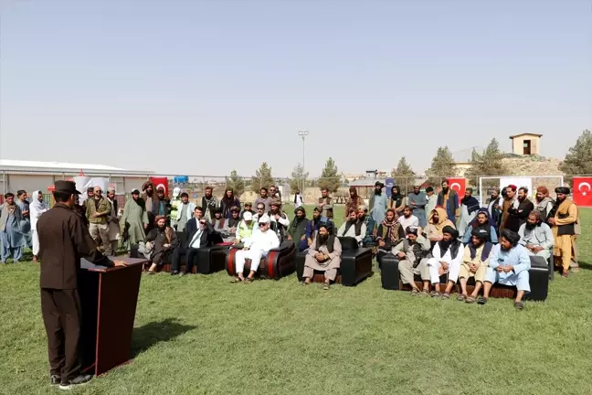 TİKA, Afganistan'da futbol sahası inşa etti