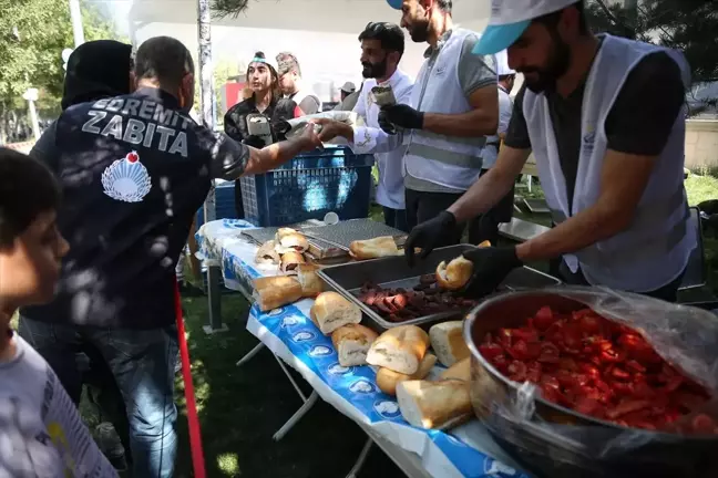 Van'ın Edremit ilçesinde düzenlenen Geleneksel Edremit Piknik Şenliği