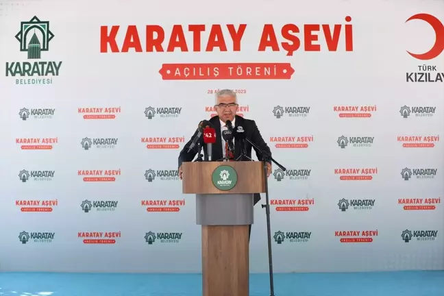 Konya'da Karatay Belediyesi tarafından açılan Karatay Aşevi hizmete sunuldu