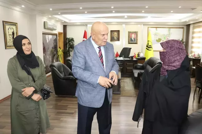 Bayburt'ta Yolcu Dolmuşunda Bulunan Cüzdan Sahibine Teslim Edildi