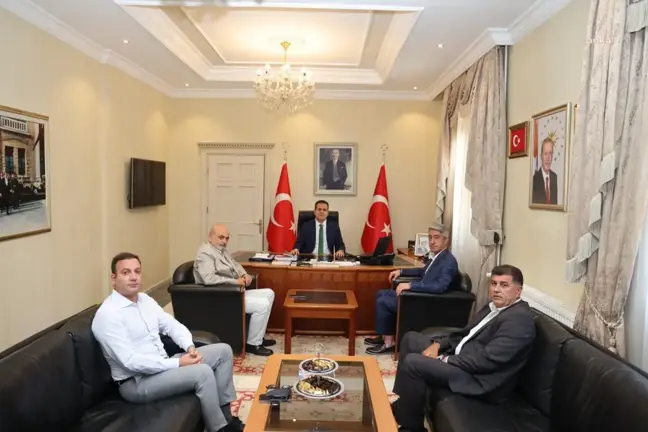 Marmaris Belediye Başkanı Mehmet Oktay, Muğla'da yeni atamaları yapılan görevlilere ziyarette bulundu