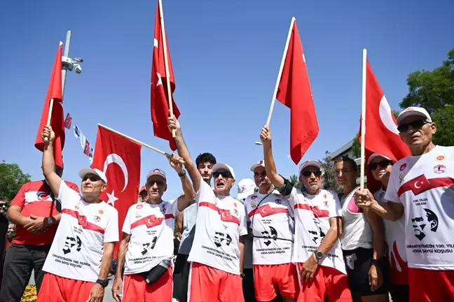 Cumhuriyet'in 100. Yılında 100 Kilometrelik Ata'ya Saygı Koşusu Tamamlandı