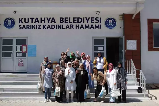 Kütahya Belediyesi, 65 yaş ve üzeri kadınları Ilıca'daki Sarıkız Kadınlar Hamamı'nda misafir etti