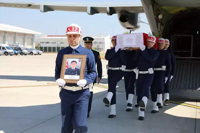 Şehit Piyade Astsubay Kıdemli Çavuş Buğra Çalgay Memleketi Çorum'da Son Yolculuğuna Uğurlandı
