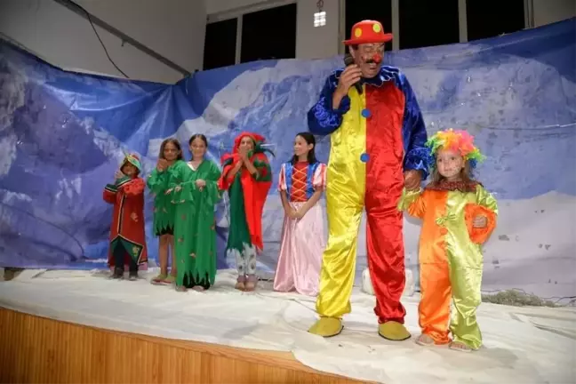 Sinop'ta Çocuk Oyunları Gösterildi
