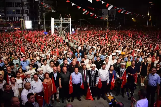 Athena, 30 Ağustos Zafer Bayramı dolayısıyla Antalya'da konser verdi