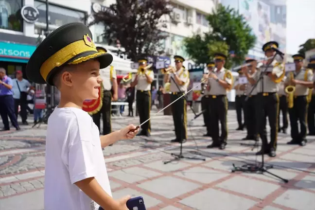 Edirne'de 5. Kolordu Bölge Bando Komutanlığı Konser Verdi
