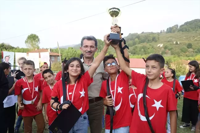 Aydoğan Köy Yaşam Merkezi'nde Geleneksel Okçuluk Yarışması Düzenlendi