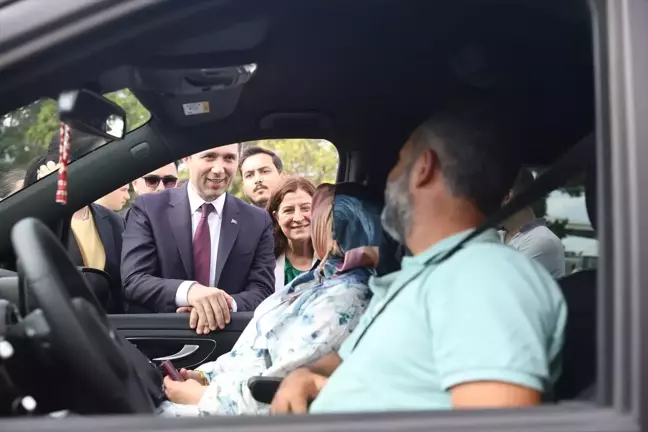 AK Parti Genel Başkan Yardımcısı Sırakaya, Kapıkule'de gurbetçilerle bir araya geldi Açıklaması