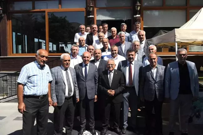 Başkan Büyükkılıç, Kayseri Esnaf Odaları Birliği Başkanlarıyla Buluştu