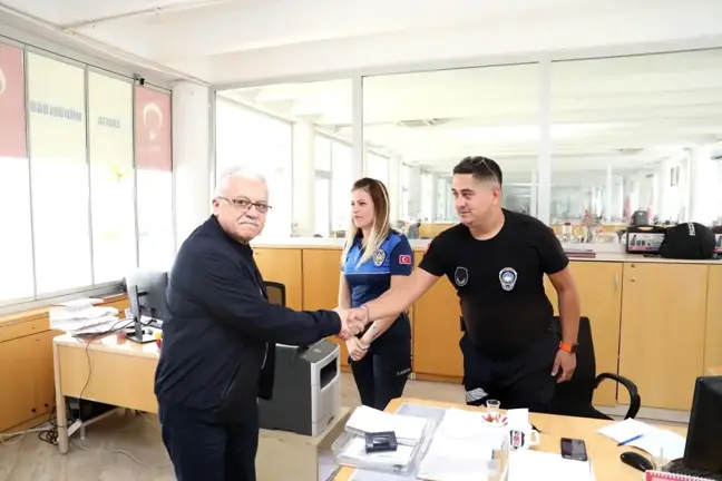 Burhaniye Belediye Başkanı Ali Kemal Deveciler, Zabıta Haftası'nı kutladı