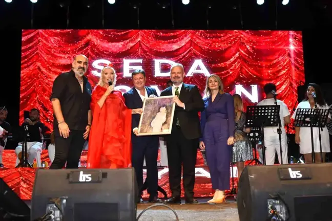 Menemen Belediyesi'nin Cumhuriyetin 100. Yılı Kutlamalarında Seda Sayan Konseri