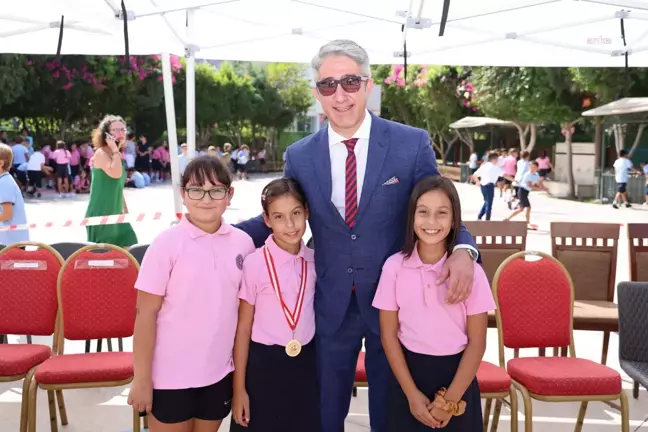 Marmaris Belediye Başkanı Oktay, İlk Ders Zili Heyecanına Ortak Oldu