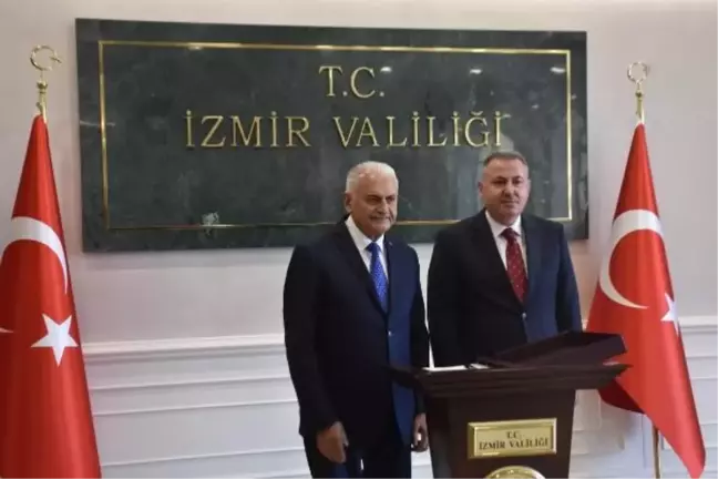 Binali Yıldırım İzmir'e geldi