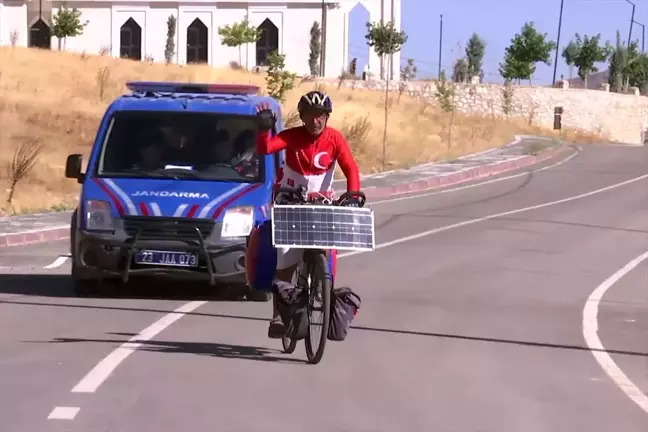 Şehit Fethi Sekin anısına İzmir'den Elazığ'a pedal çevirdi