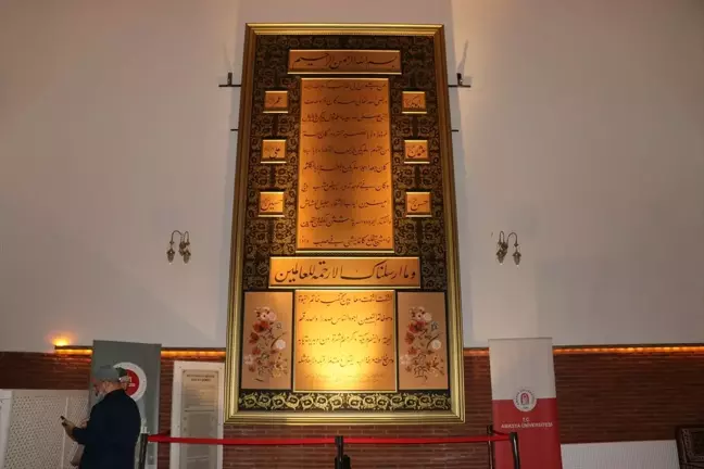 Hattat Mahmut Şahin'in yazdığı devasa Hilye-i Şerif Amasya'da sergilenmeye başladı