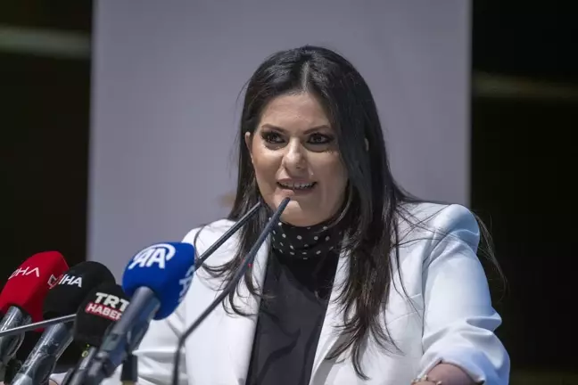AK Parti Genel Başkan Yardımcısı Jülide Sarıeroğlu, Yerel Yönetimlerde Yenilikçi Sosyal Politikalar Çalıştayı'nda konuştu