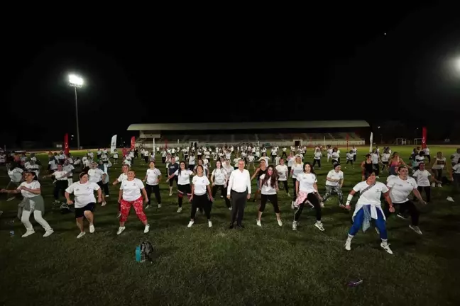 Denizli'de Avrupa Hareketlilik Haftası Kutlamalarında Yüzlerce Kadın Zumba Yaptı
