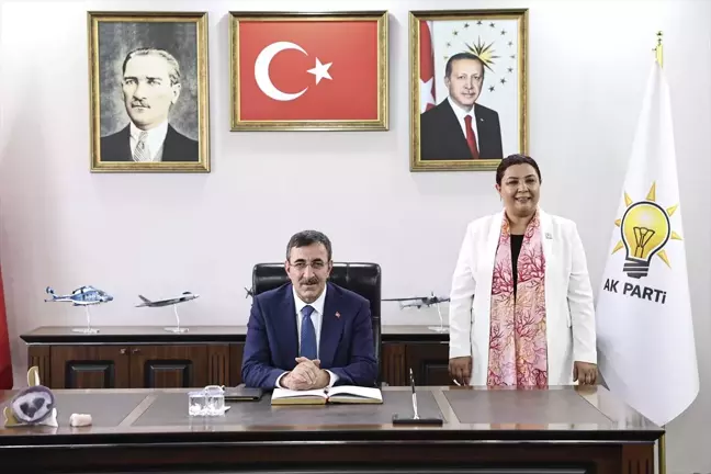 Cumhurbaşkanı Yardımcısı Yılmaz, AK Parti Kırşehir İl Başkanlığı'nda konuştu Açıklaması