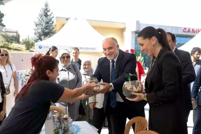 Canik Eğitim ve Bilim Şenliği'nde öğrencilerle buluşan Başkan Sandıkçı, ilçenin bilim ve teknoloji merkezi olacağını söyledi