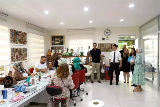 Alanya Belediyesi'ne Japonya Büyükelçiliği'nden engelli bireyler için araç hibesi