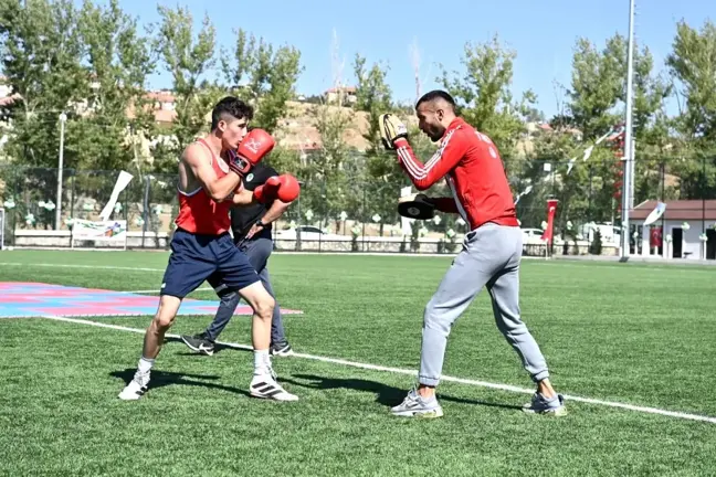 Mamak Belediyesi, Lalahan Atatürk Stadı'nın açılışını gerçekleştirdi