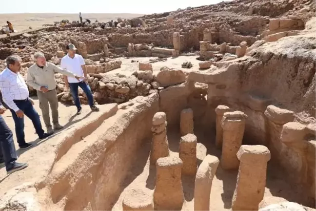 Göbeklitepe'de 12 Bin Yıllık Boyalı Yaban Domuzu Heykeli Bulundu