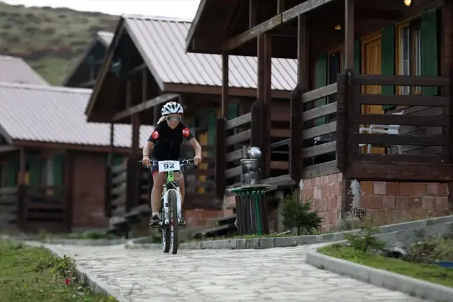 Rize'de Uluslararası MTB Cup Dağ Bisikleti Yarışları Düzenlendi