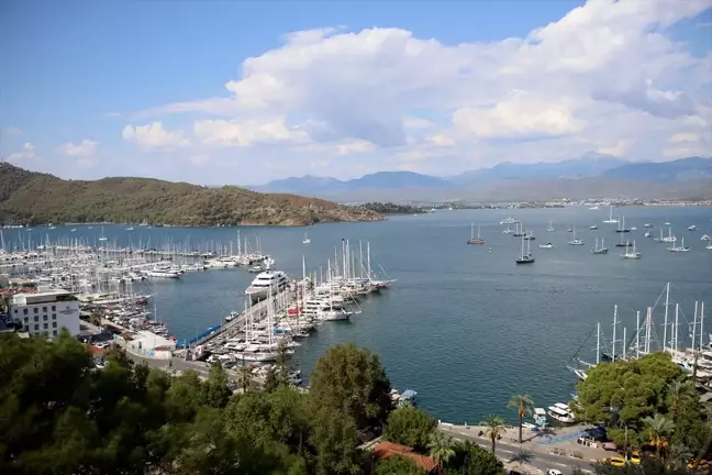 Cayman Adaları bayraklı lüks yat Fethiye Limanı'nda akaryakıt ikmali gerçekleştirdi