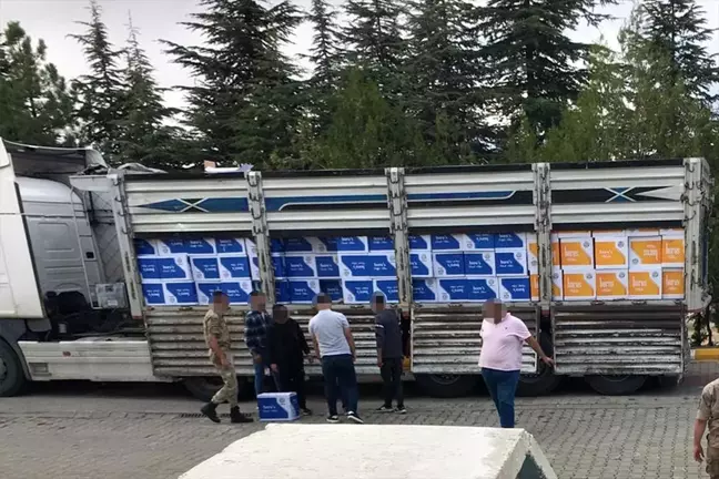 Elazığ'da kaçak sigara kağıdı operasyonu