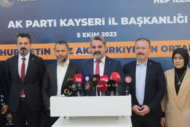 AK Parti Kayseri İl Başkanı Fatih Üzüm, 4. Olağanüstü Büyük Kongre ile ilgili basın toplantısı düzenledi