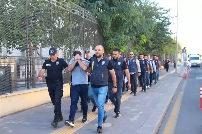 Diyarbakır ve İstanbul'da düzenlenen operasyonda 9 kişi tutuklandı