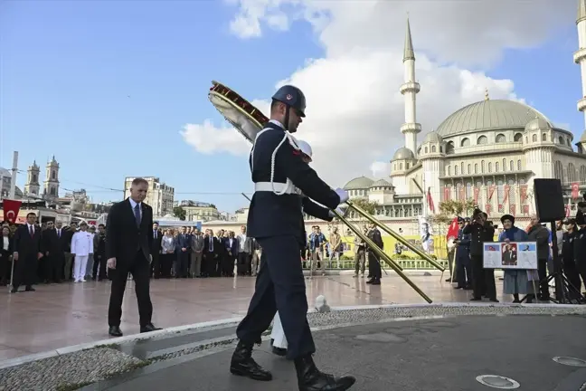 İstanbul'un düşman işgalinden kurtuluşunun 100'üncü yıldönümü Taksim'de törenle kutlandı