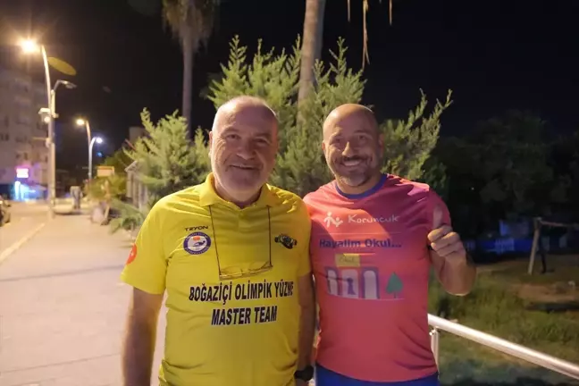 Yüzücü Alper Gezmiş, İskenderun Körfezi'nde 39 km'lik maratonu tamamladı