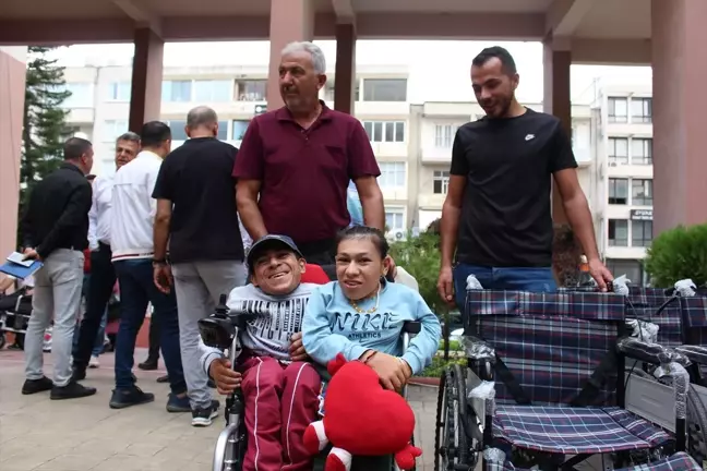 İskenderun Belediyesi Bedensel Engellilere Akülü ve Tekerlekli Sandalye Dağıttı