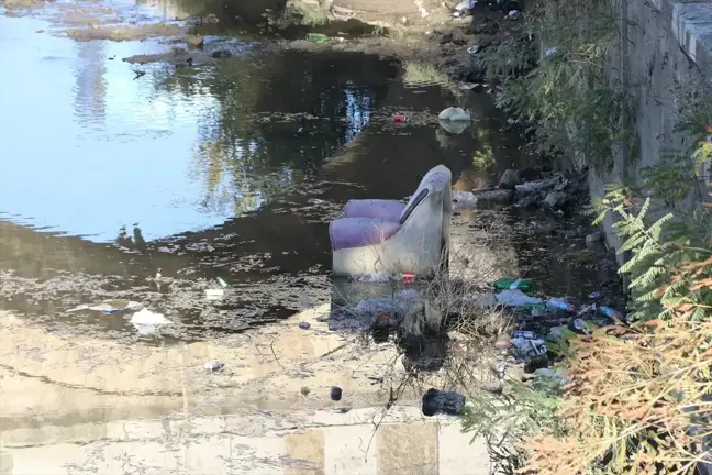 Tunca Nehri'nde Çöp Kirliliği