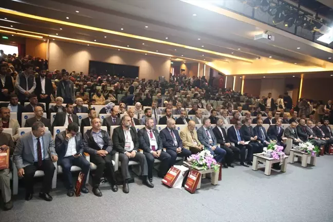 YYÜ'de düzenlenen sempozyumda İsrail'in Filistin'e yönelik saldırılarına tepki