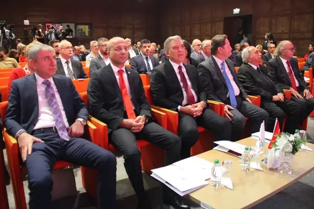 Abdullah Gül: İsrail-Filistin çatışmasında büyük bir rezalet yaşanıyor