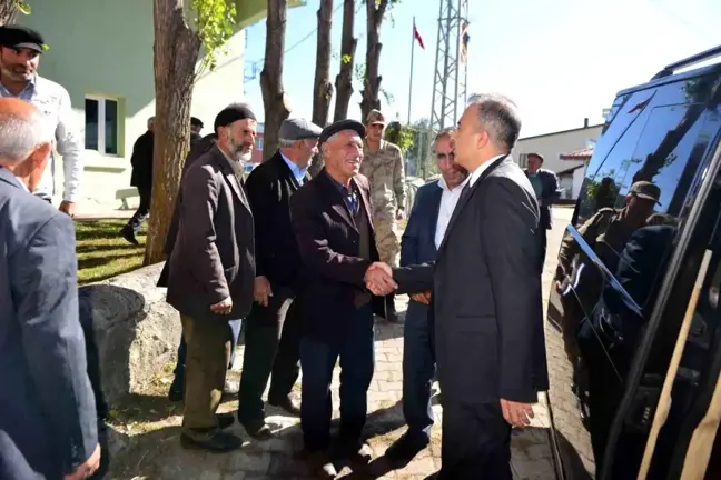 Ardahan Valisi Hayrettin Çiçek, Bağdeşen köyünü ziyaret etti