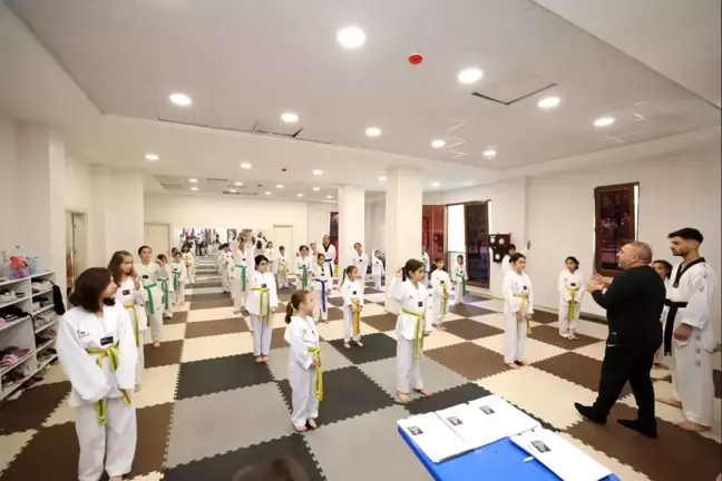 267 tekvandocu kuşak atladı