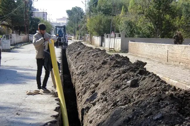 Sivas'ın Hafik ilçesine doğal gaz altyapı çalışmalarına başlandı