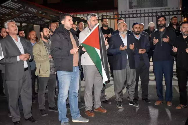 İsrail'in Gazze'deki hastaneye saldırısı Van, Bitlis ve Muş'ta protesto edildi