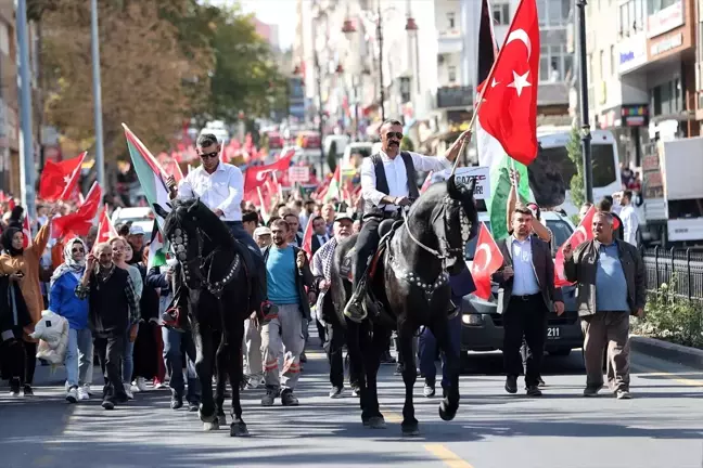 Nevşehir'de İsrail karşıtı yürüyüş düzenlendi