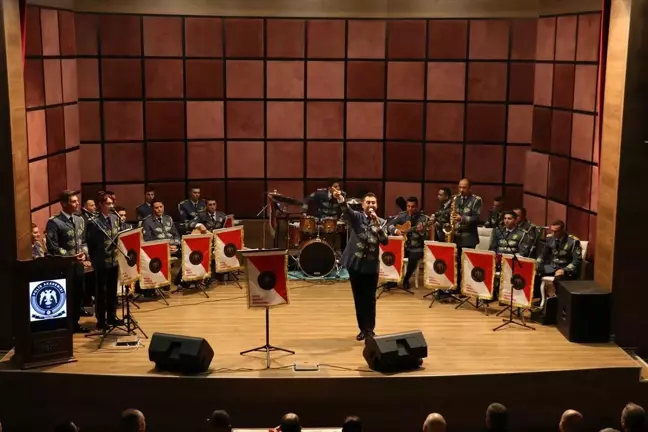 Kastamonu'da Polis Akademisi Bandosu'ndan Cumhuriyet'in 100. yılına özel konser