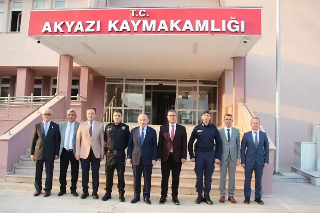 Sakarya Valisi Karadeniz, Akyazı'da ziyaretlerde bulundu